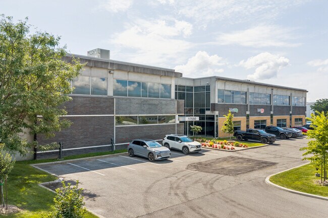 Plus de détails pour 17550 Rte Transcanadienne, Montréal, QC - Bureau, Industriel à louer