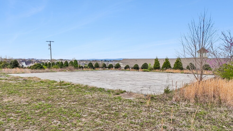 7725 Shallowford Rd, Chattanooga, TN à vendre - Photo du bâtiment - Image 3 de 21