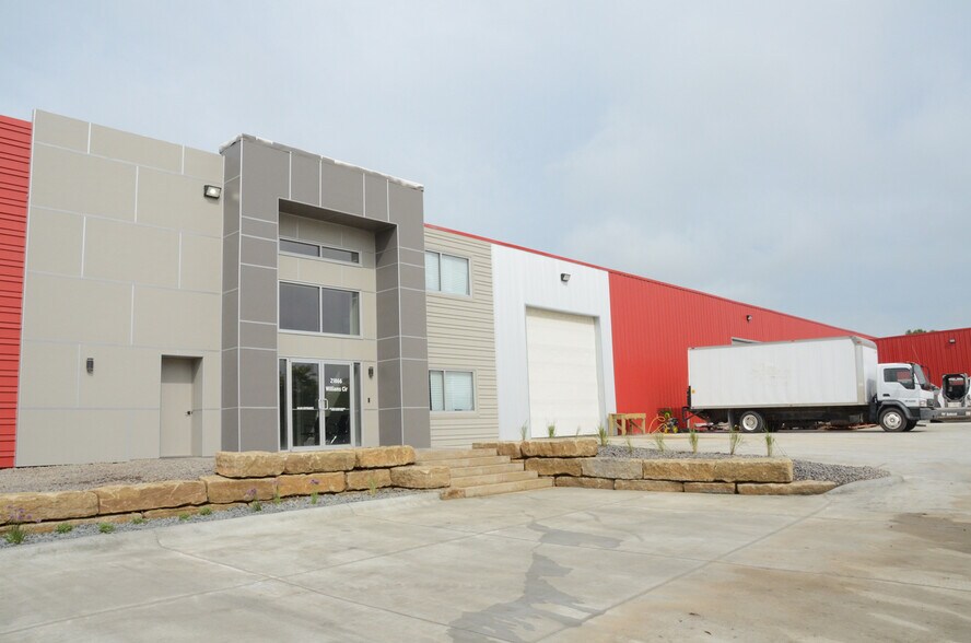 21866 Williams Cir, Gretna, NE à louer - Photo du bâtiment - Image 3 de 31