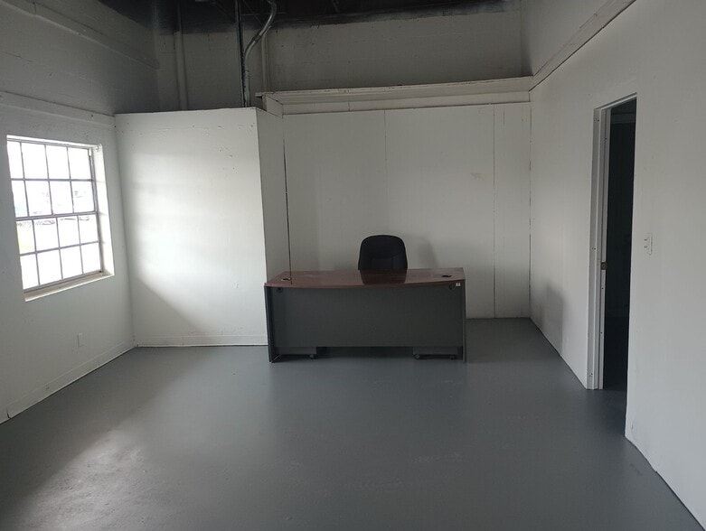 5140-5212 NE 12th Ave, Oakland Park, FL à louer - Photo intérieure - Image 2 de 4