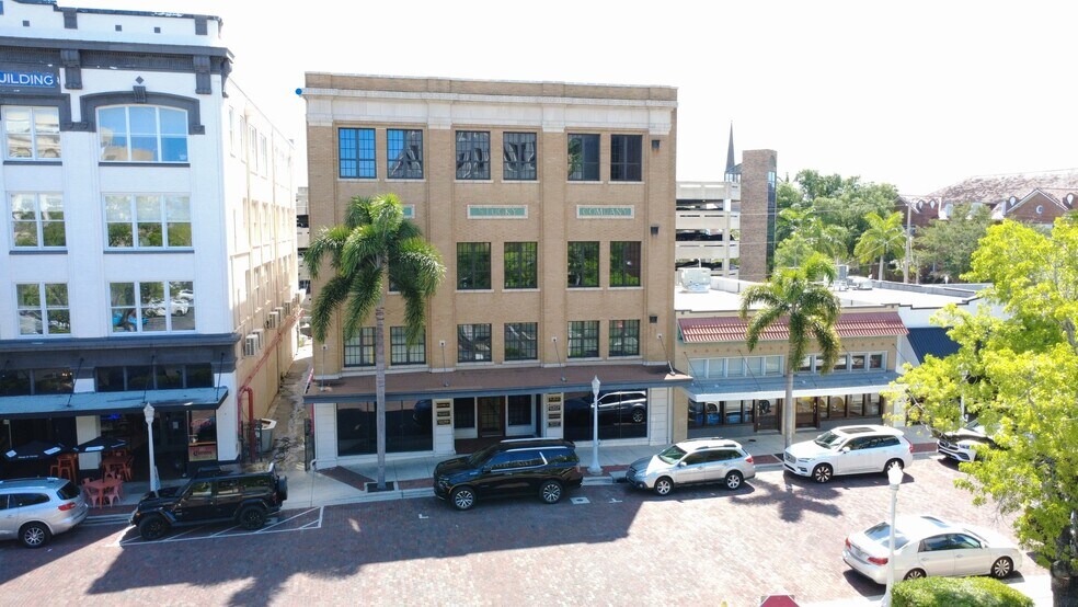 1625 Hendry St, Fort Myers, FL à louer - Photo du bâtiment - Image 3 de 5