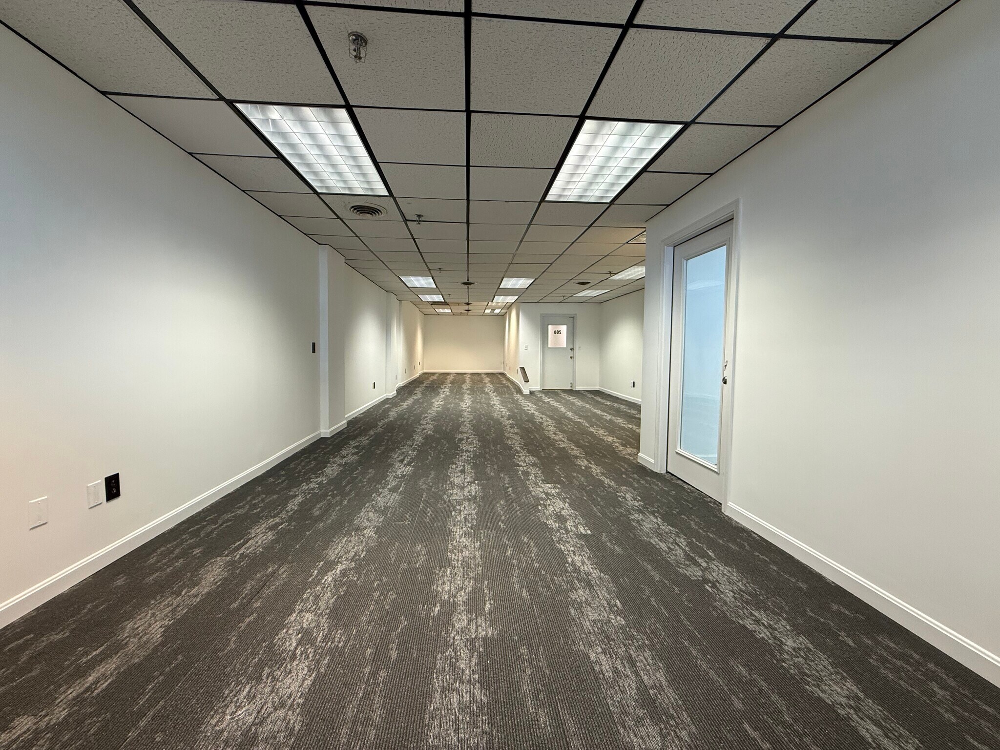 554 Main St, Worcester, MA à louer Photo intérieure- Image 1 de 19