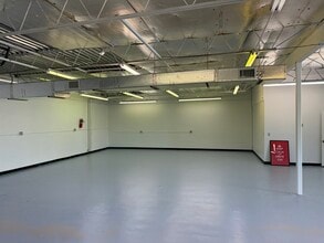 820 Shelby Ln, Austin, TX for lease Interior Photo- Image 2 of 15