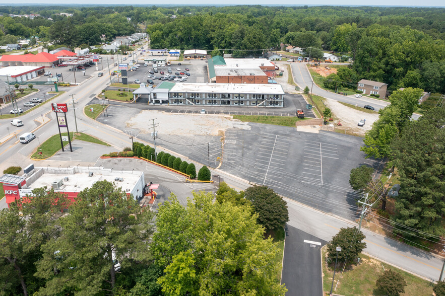 625 E Atlantic St, South Hill, VA for sale - Building Photo - Image 2 of 21