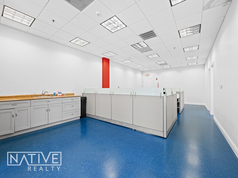 701 SE 32nd Ct, Fort Lauderdale, FL à louer - Photo du bâtiment - Image 3 de 15