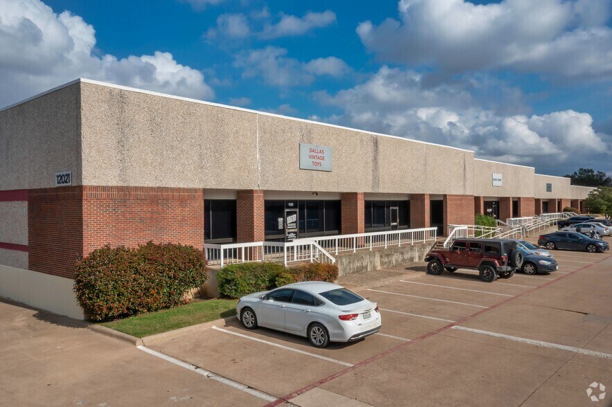 11999 Plano Rd, Dallas, TX à louer - Photo du bâtiment - Image 2 de 5