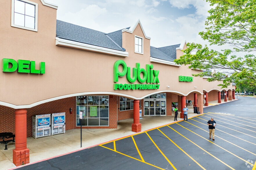 1860 Sandy Plains Rd, Marietta, GA for lease - Primary Photo - Image 1 of 15