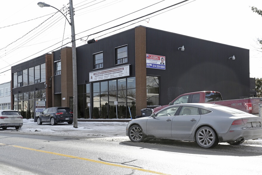 2082 Rue Sainte-Hélène, Longueuil, QC for sale - Primary Photo - Image 1 of 1