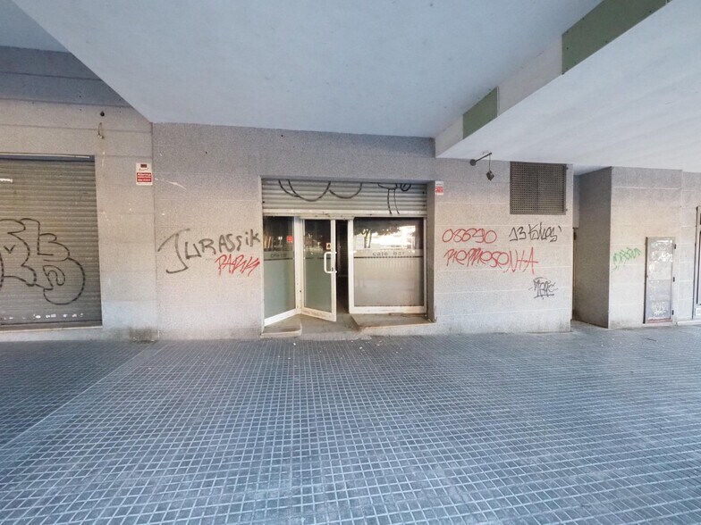 Immeuble residentiel dans Olesa de Montserrat, Barcelona à vendre - Photo du bâtiment - Image 1 de 4