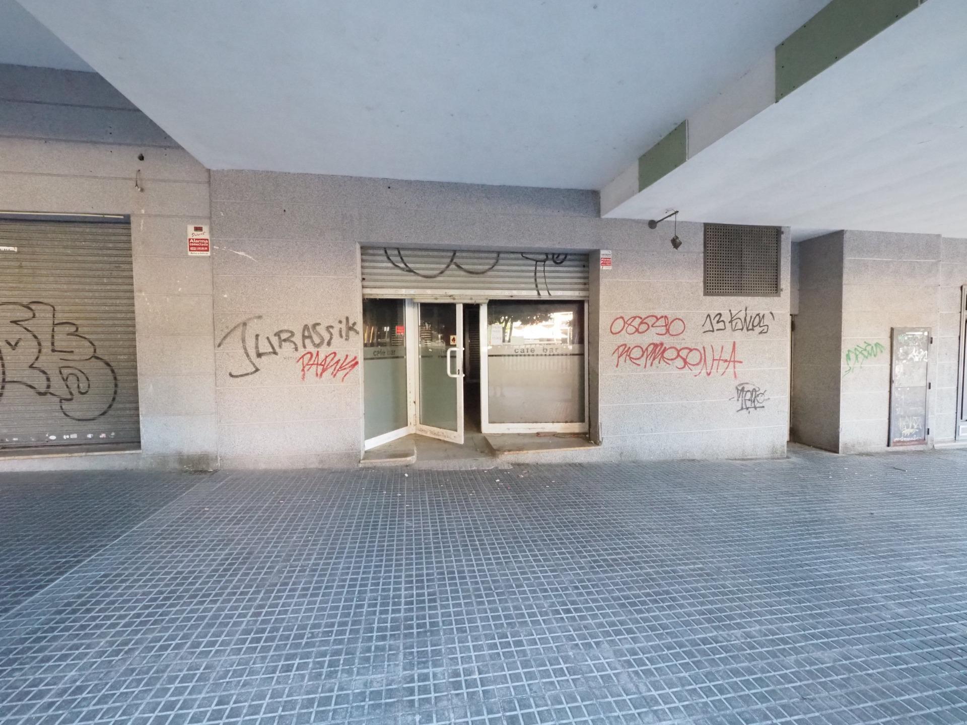 Immeuble residentiel dans Olesa de Montserrat, Barcelona à vendre Photo du bâtiment- Image 1 de 5