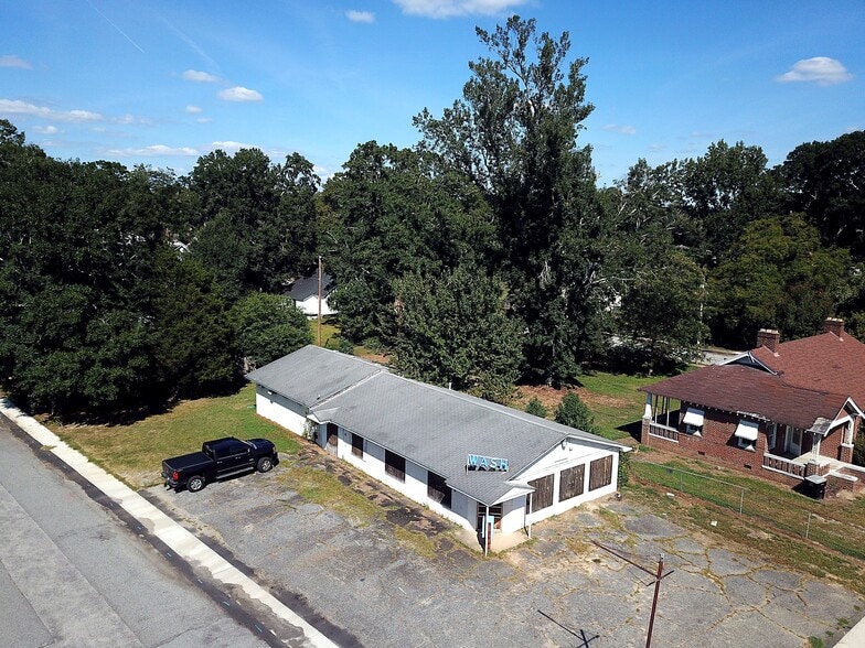 28 Stringer st, Belton, SC for sale - Primary Photo - Image 1 of 11