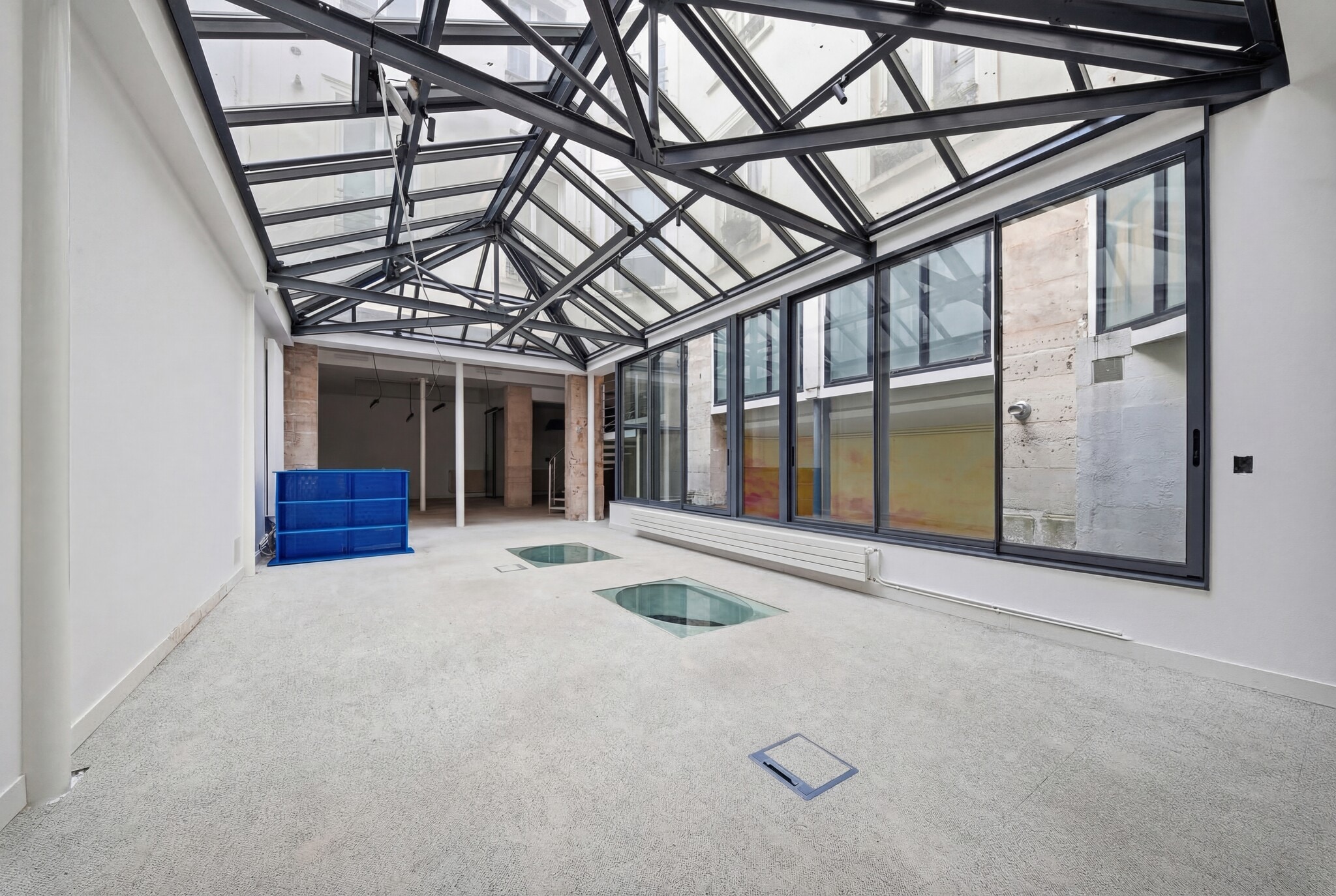 Multifamily in Paris for sale Building Photo- Image 1 of 14