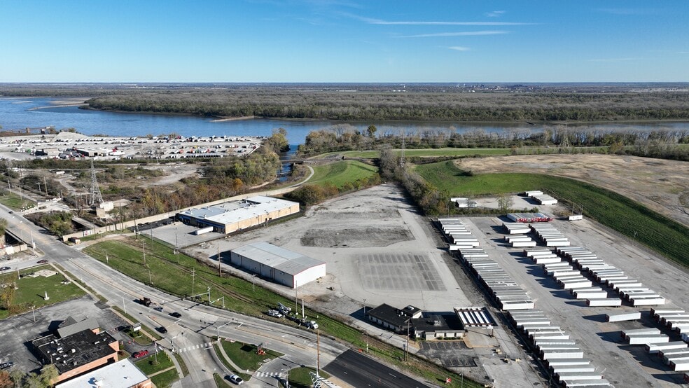 8888 Hall St, Saint Louis, MO for lease - Building Photo - Image 3 of 22