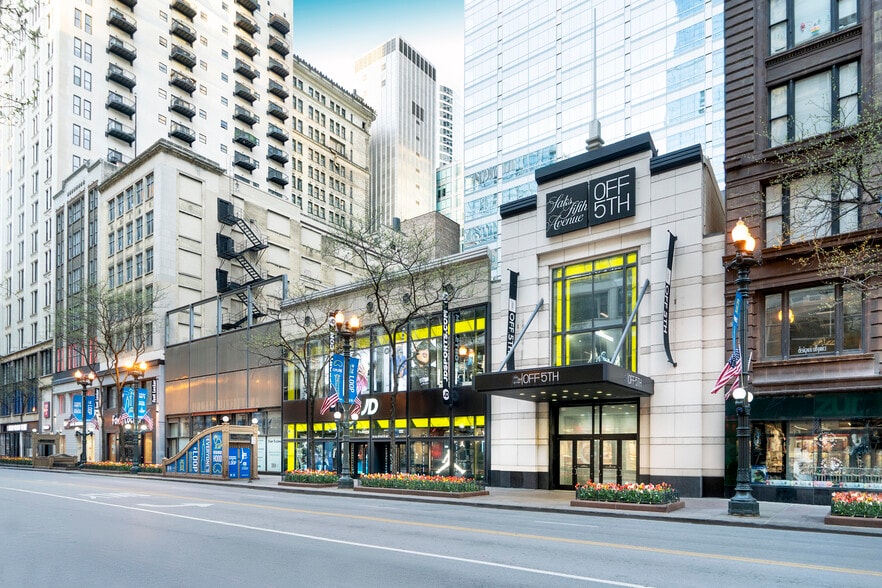 10 S State St, Chicago, IL for lease - Building Photo - Image 1 of 15