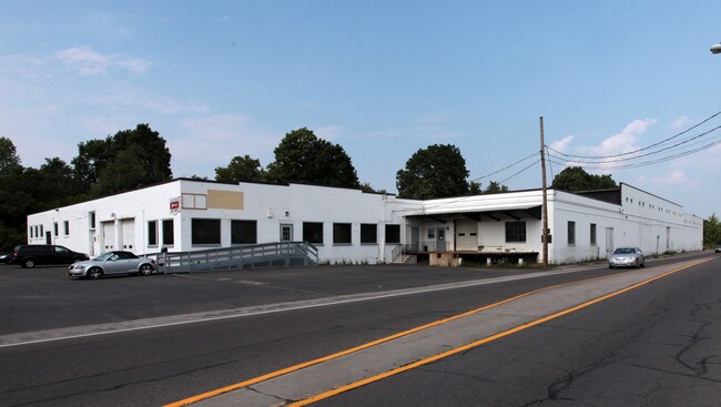 Plus de détails pour 3360 Milton Ave, Syracuse, NY - Industriel à louer