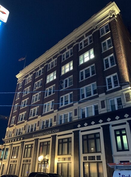 200 W 3rd St, Alton, IL à louer - Photo du bâtiment - Image 3 de 10