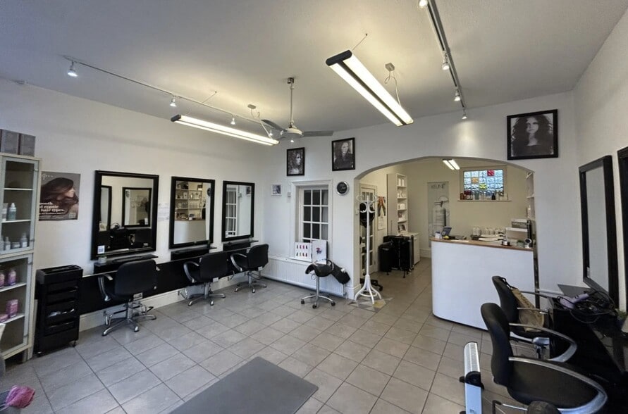 78 High St, Bristol for lease - Interior Photo - Image 2 of 4