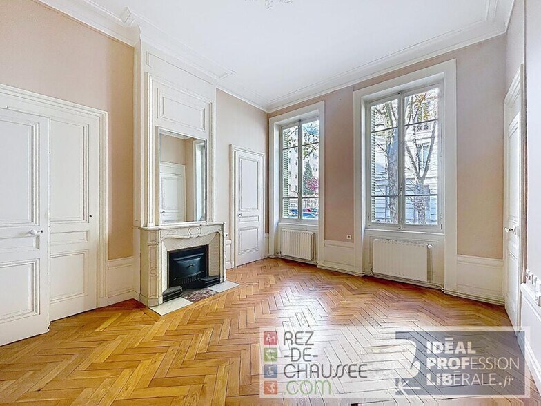 Bureau dans Lyon à vendre - Photo du bâtiment - Image 2 de 5