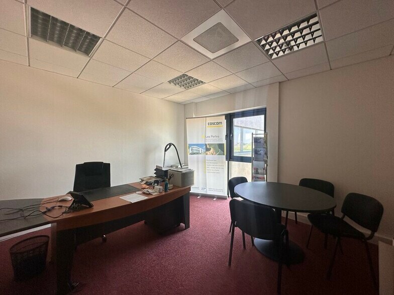 Office in Schiltigheim for lease - Interior Photo - Image 2 of 5