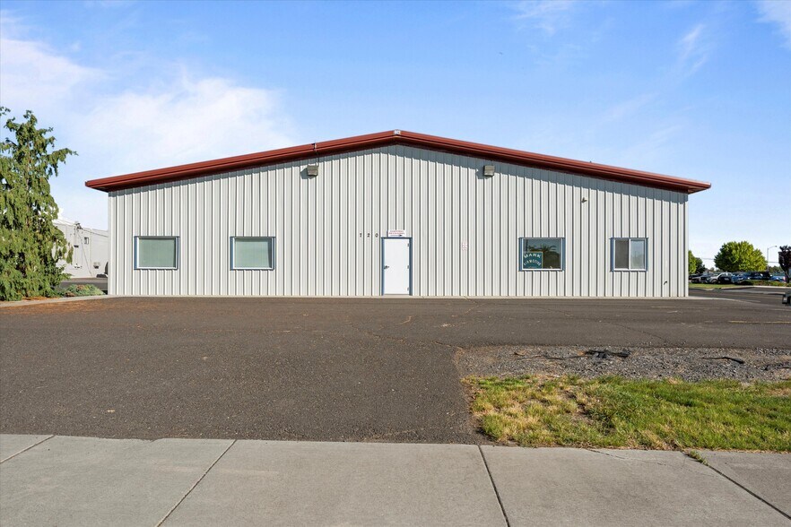 720 E 3rd Ave, Moses Lake, WA à vendre - Photo du bâtiment - Image 2 de 40
