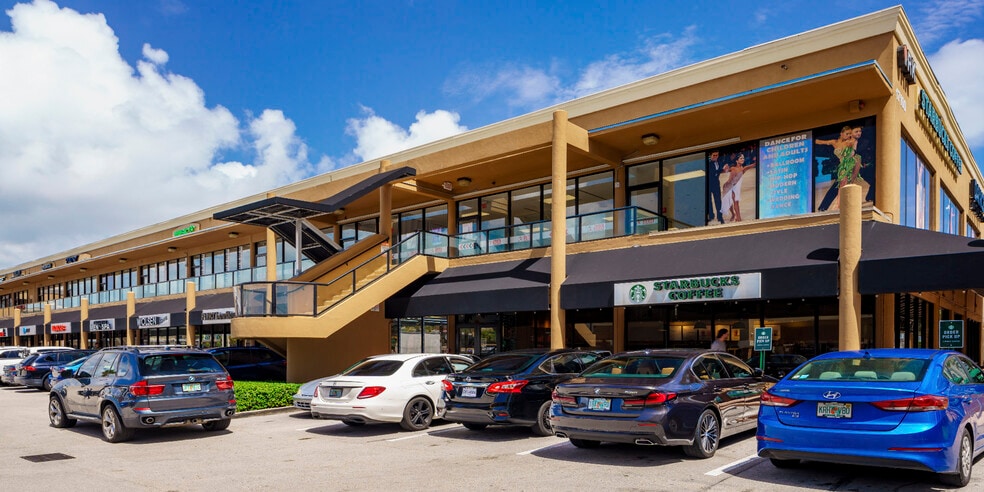 17000-17098 Collins Ave, Sunny Isles Beach, FL for lease - Building Photo - Image 2 of 6