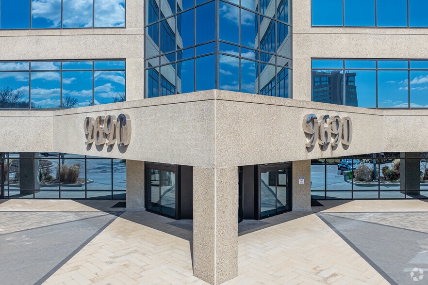 9690 Deereco Rd, Timonium, MD à louer - Photo du bâtiment - Image 2 de 8