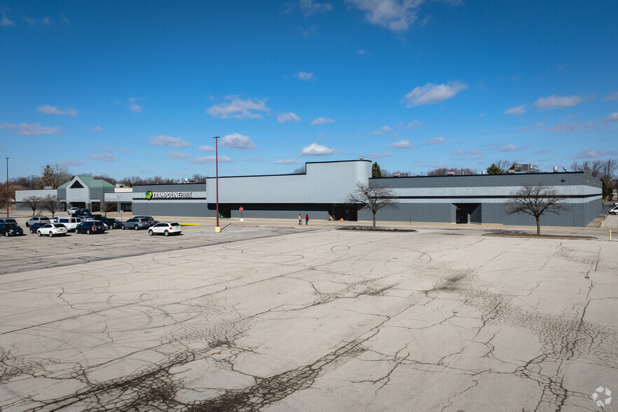 5055 Jackman Rd, Toledo, OH for lease - Primary Photo - Image 1 of 1