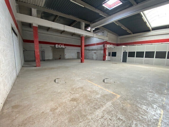 Flex in Vitrolles for lease Building Photo- Image 1 of 6
