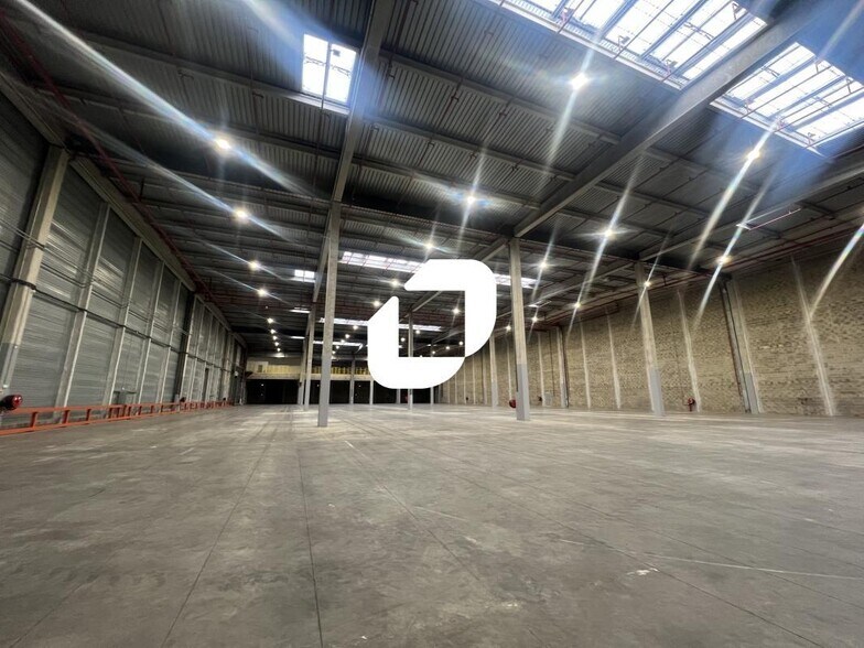 Industrial in Gretz-Armainvilliers for lease - Interior Photo - Image 2 of 10
