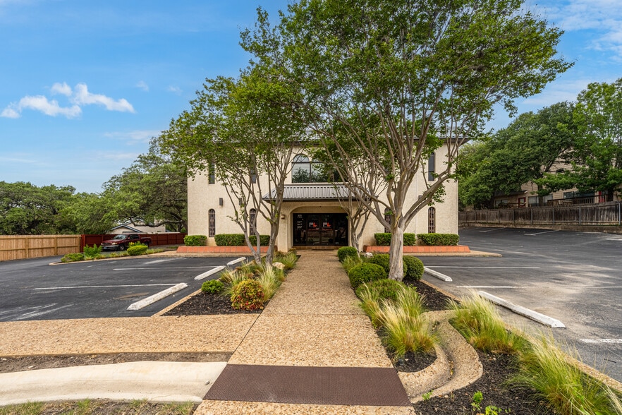 975 W Bitters Rd, San Antonio, TX for sale - Primary Photo - Image 1 of 12