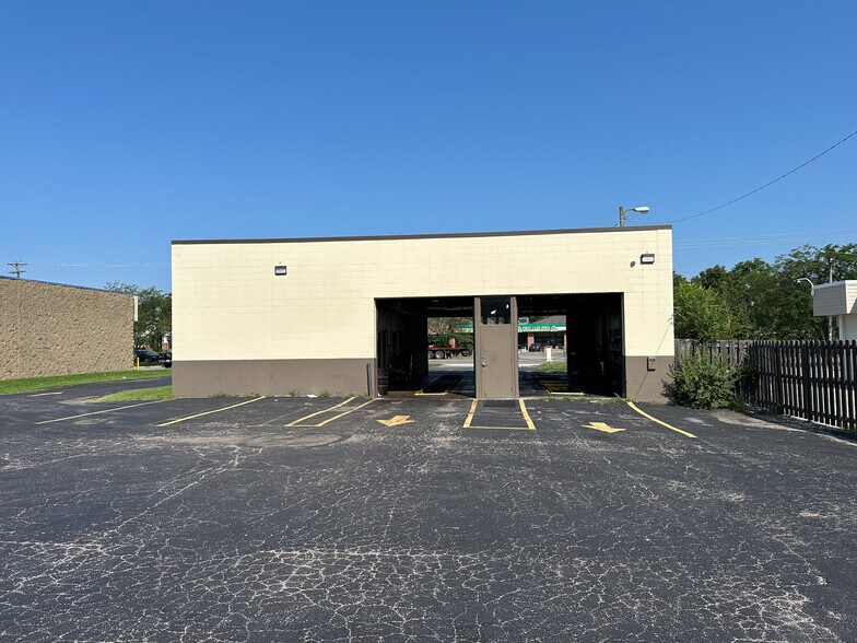 7760 N Lindbergh Blvd, Hazelwood, MO à louer - Photo du bâtiment - Image 2 de 7