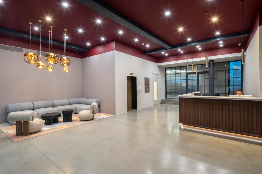 4-8 Maple St, London for lease - Interior Photo - Image 2 of 7