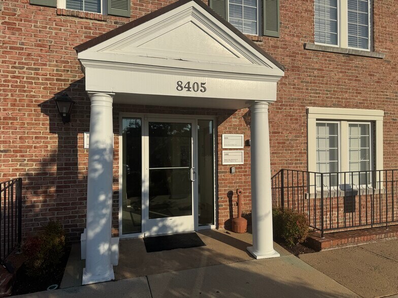 8401-8427 Dorsey Cir, Manassas, VA à vendre - Photo du bâtiment - Image 2 de 7