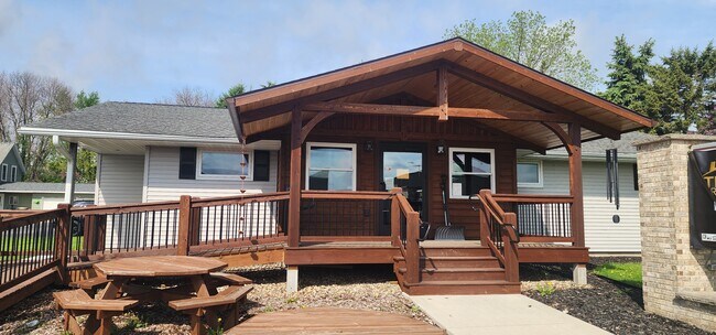 More details for 307 2nd St, Goodhue, MN - Retail for Sale