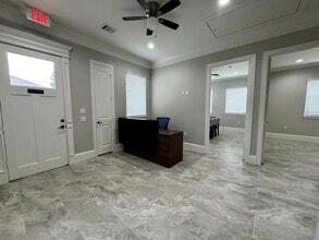 12410 Spring Cypress Rd, Tomball, TX for lease Interior Photo- Image 2 of 17