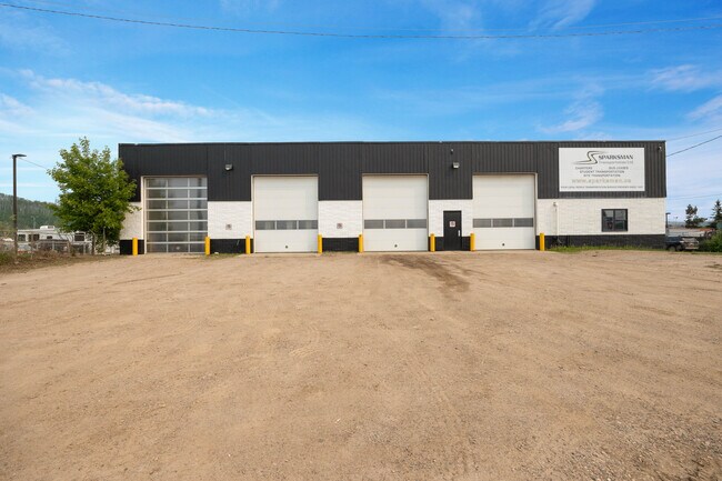 Plus de détails pour 8030 Golosky Av, Fort McMurray, AB - Industriel à louer