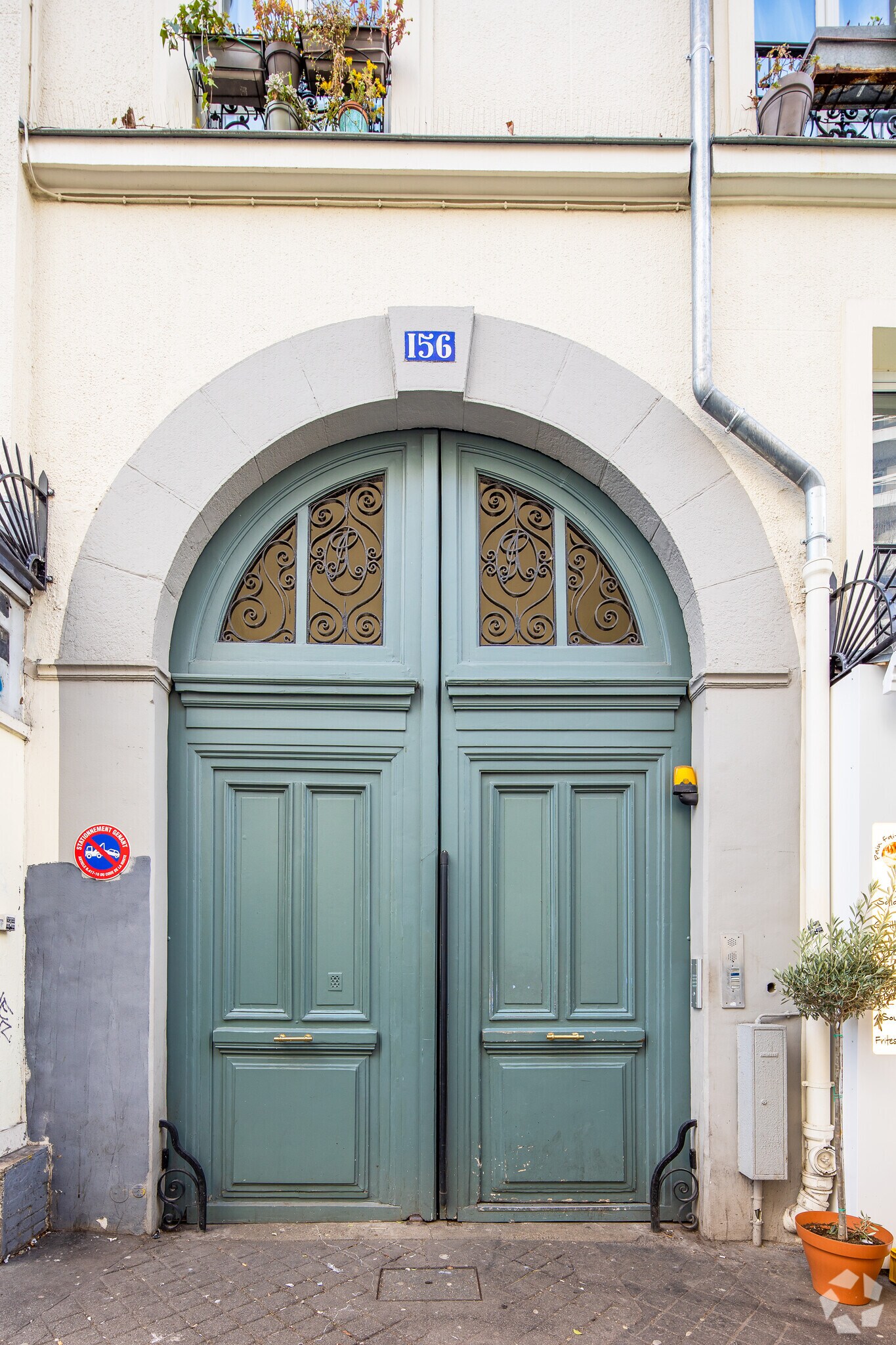 Coworking Space in Paris for lease Primary Photo- Image 1 of 3