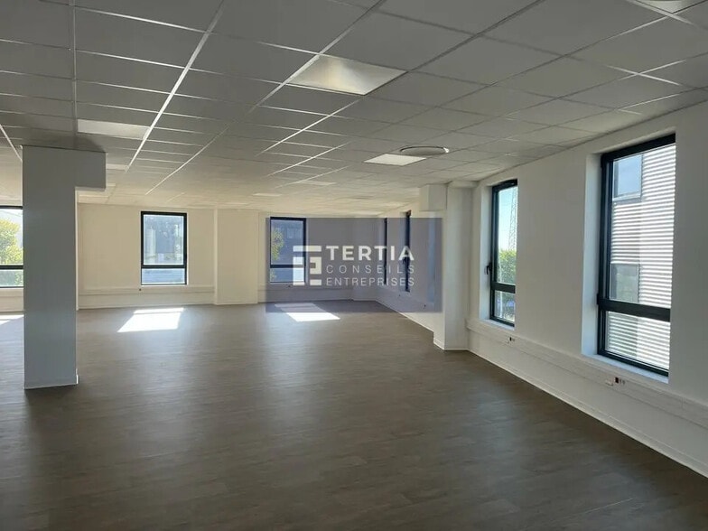 Flex in Montpellier for lease - Building Photo - Image 2 of 14