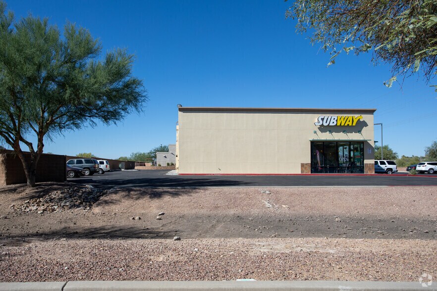 W Valencia Rd, Tucson, AZ à louer - Photo du bâtiment - Image 3 de 8