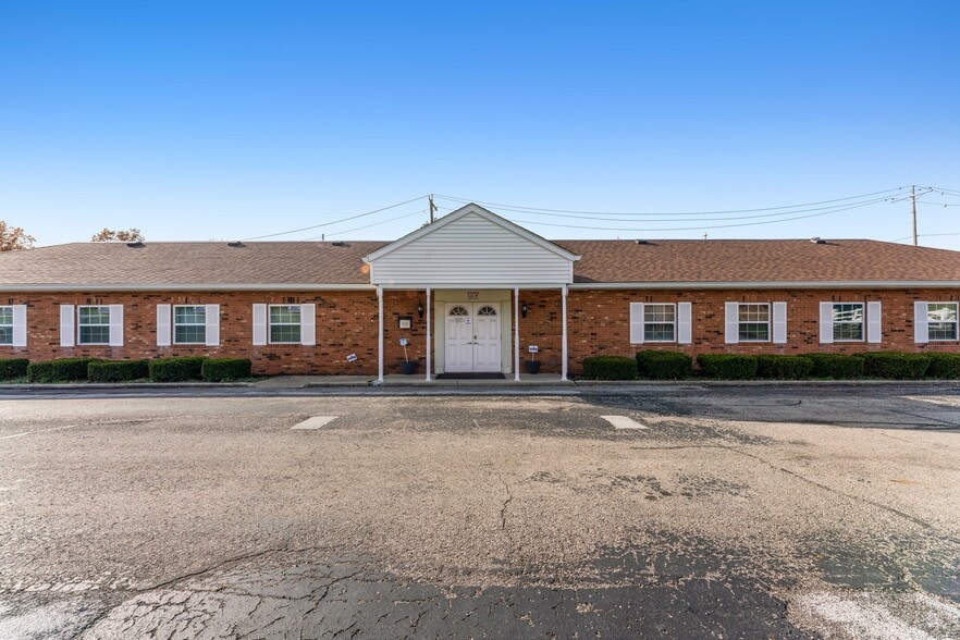 6501 E Livingston Ave, Reynoldsburg, OH for lease - Building Photo - Image 1 of 30