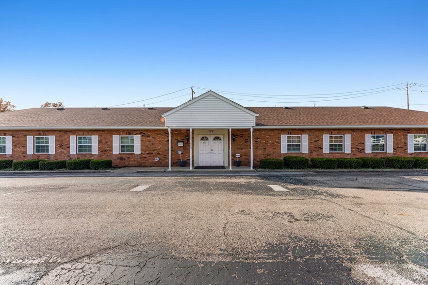 6501 E Livingston Ave, Reynoldsburg, OH à louer - Photo du bâtiment - Image 1 de 30