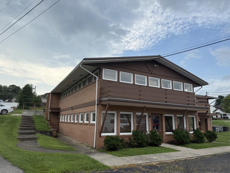 1117 Clark St, Cambridge, OH for sale - Building Photo - Image 2 of 20