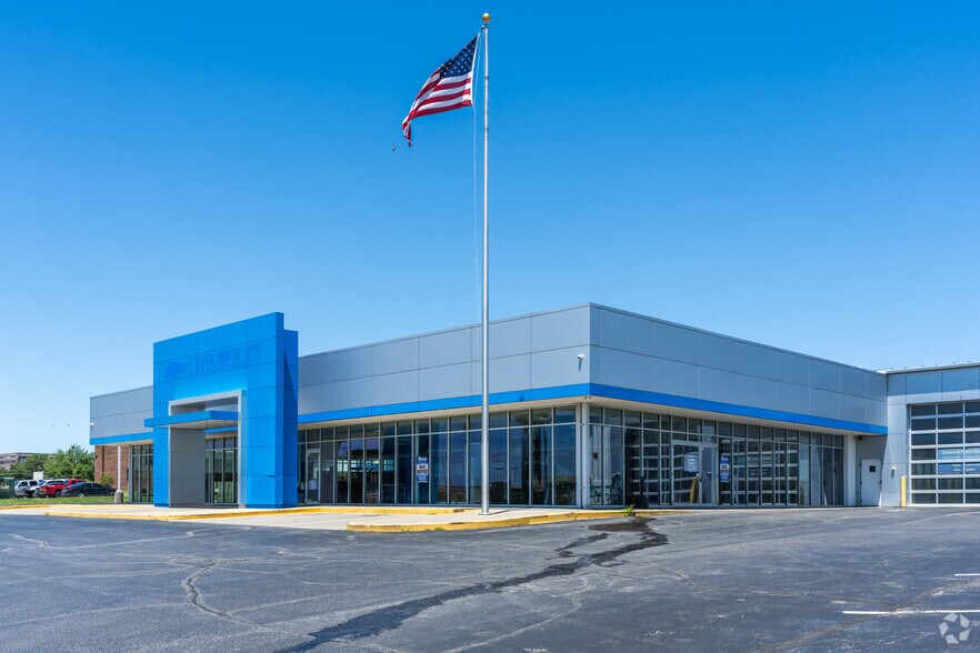 3921 Frederick Ave, Saint Joseph, MO à vendre - Photo du bâtiment - Image 1 de 81