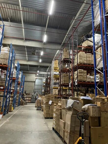 Industriel dans Croissy-Beaubourg à louer - Photo du bâtiment - Image 3 de 4