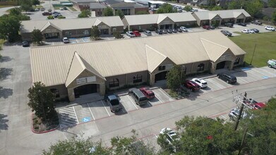 1311 W Parkwood Ave, Friendswood, TX à louer Photo du bâtiment- Image 1 de 1