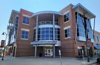 2090 Celebration Dr NE, Grand Rapids, MI à louer Photo intérieure- Image 1 de 3