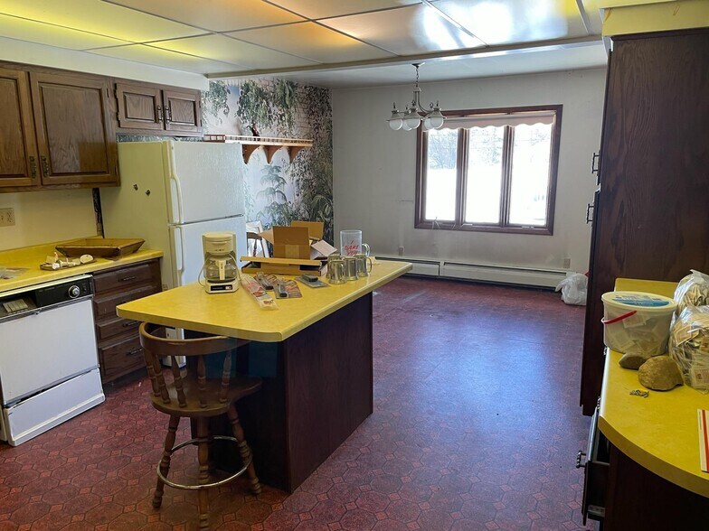 304 N Avon Ave, Phillips, WI à vendre - Photo intérieure - Image 3 de 14