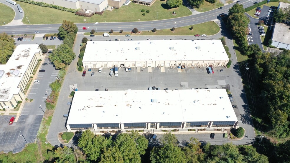 8065 North Point Blvd, Winston-Salem, NC for lease - Building Photo - Image 2 of 6