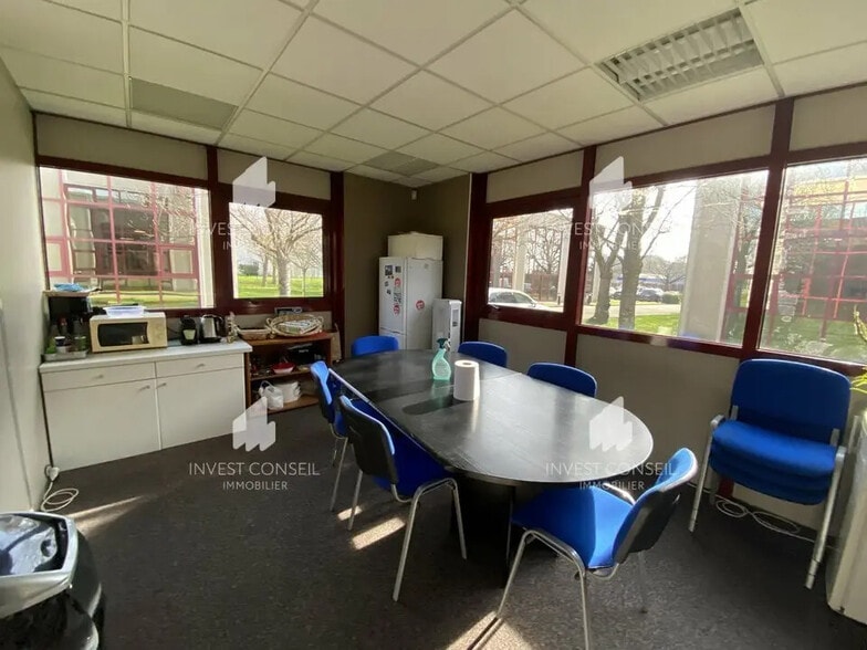 20 Rue Lavoisier, Pontoise for sale - Interior Photo - Image 3 of 7