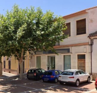 Plus de détails pour Multi-résidentiel à vendre